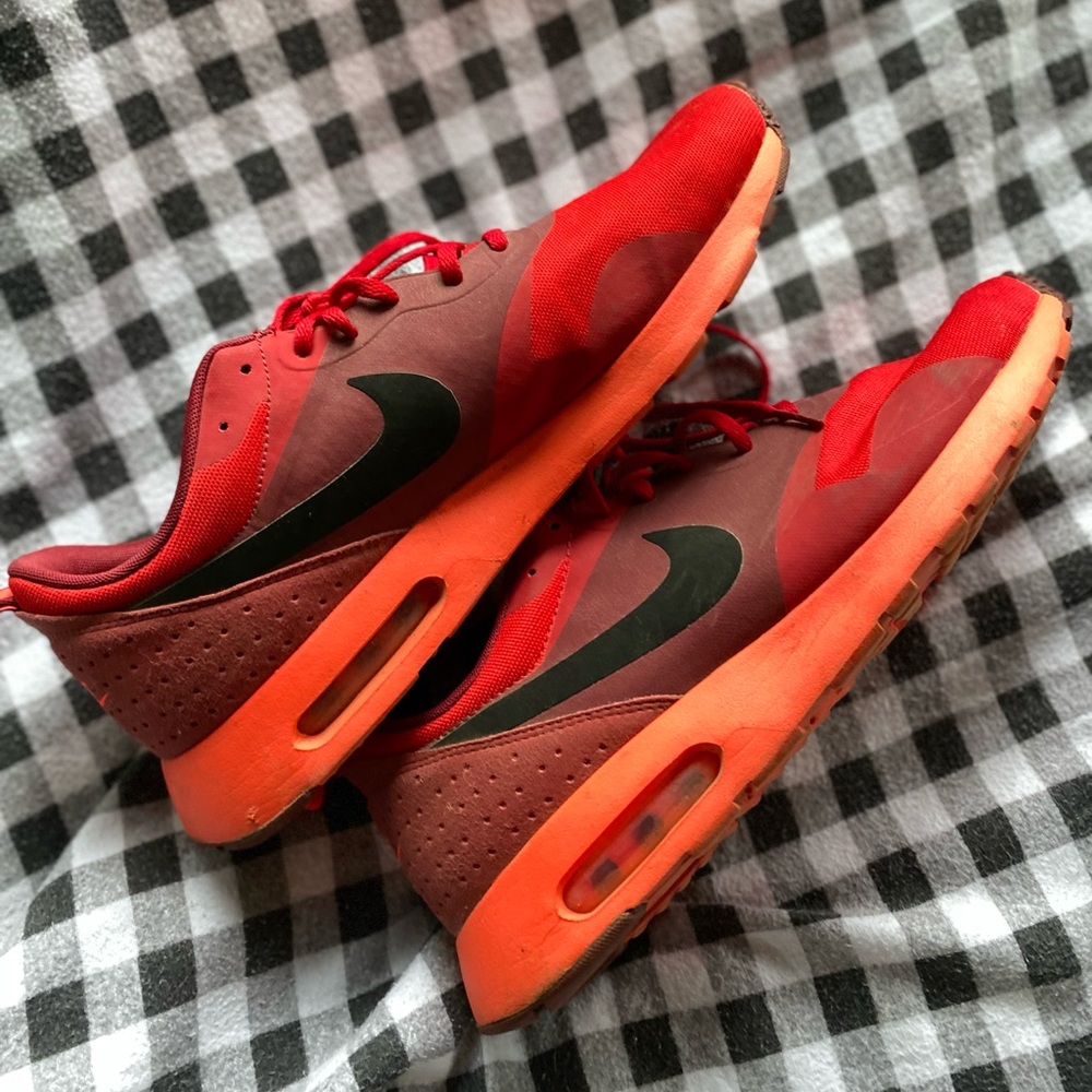 Nike Air Max Tavas Men’s 13 Sneakers BRIGHT RED
